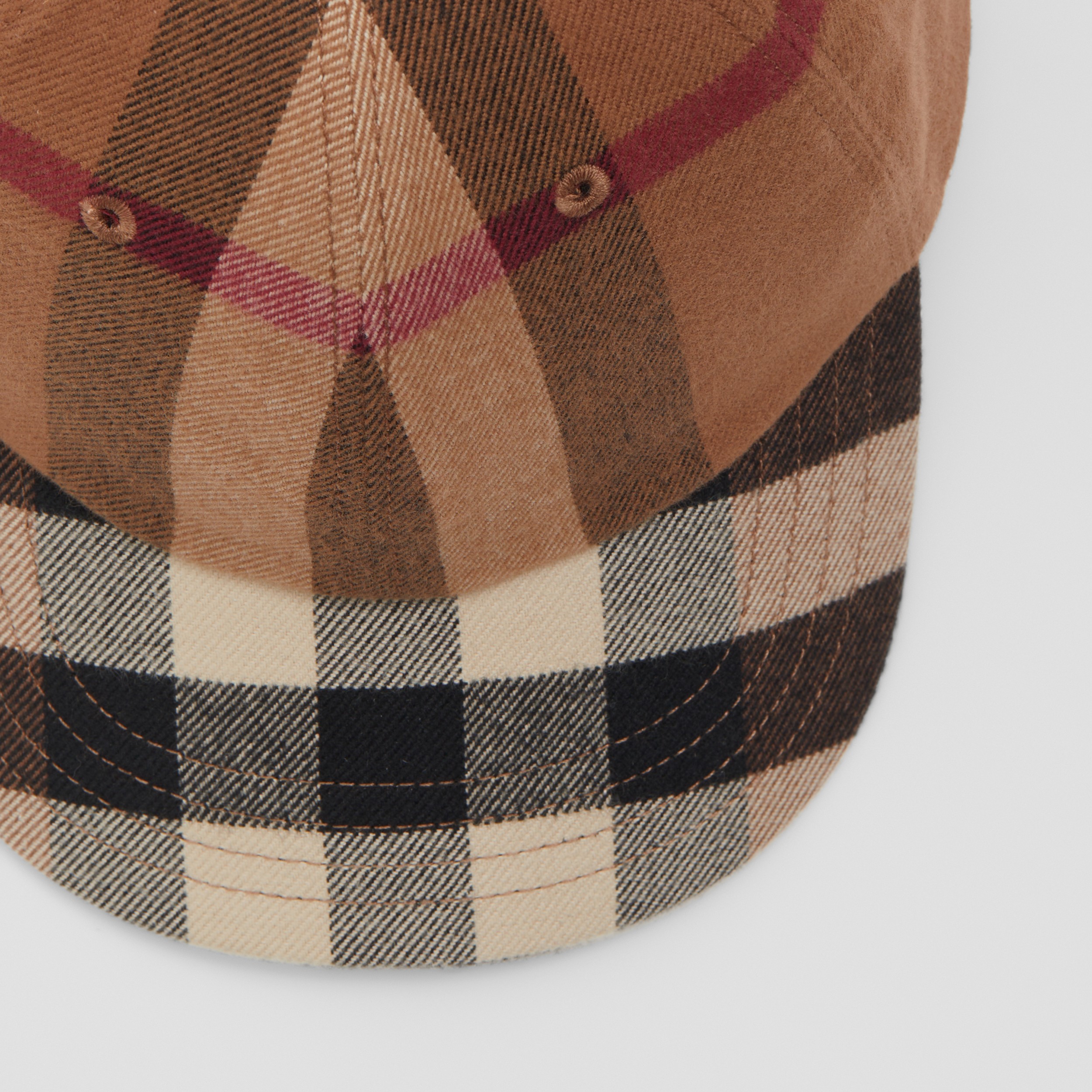 Exaggerated Check Cotton Flannel Baseball Cap – Online Exclusive in Dark Birch Brown - Children | Burberry® Official - 2