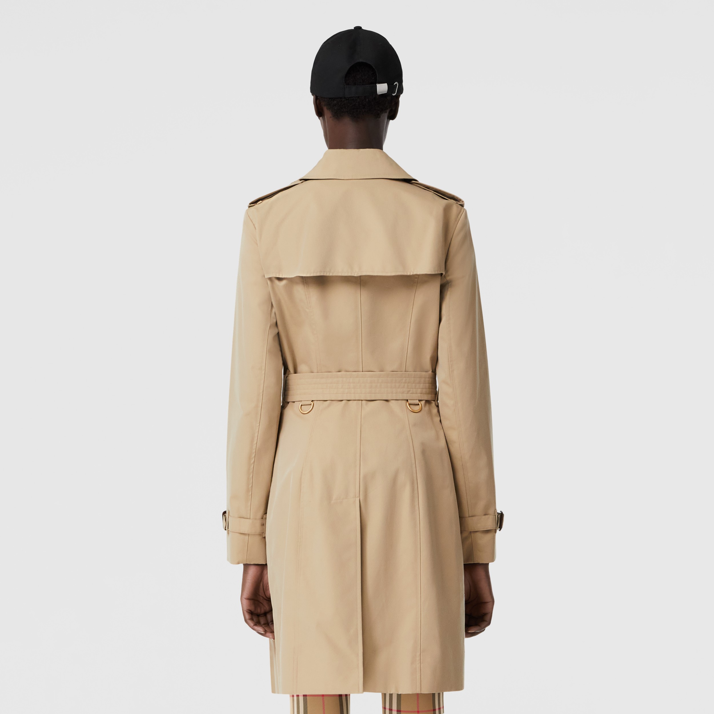 The Mid-length Chelsea Heritage Trench Coat in Honey - Women | Burberry®  Official