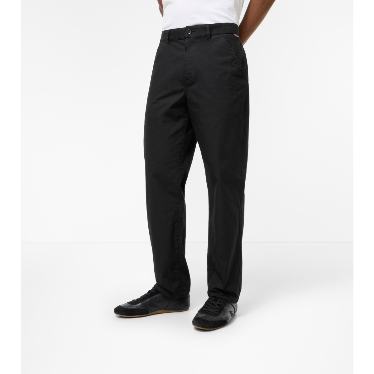  Check Chinos
