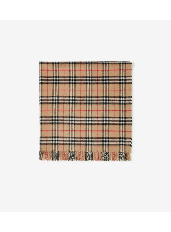 Burberry best sale fleece blanket