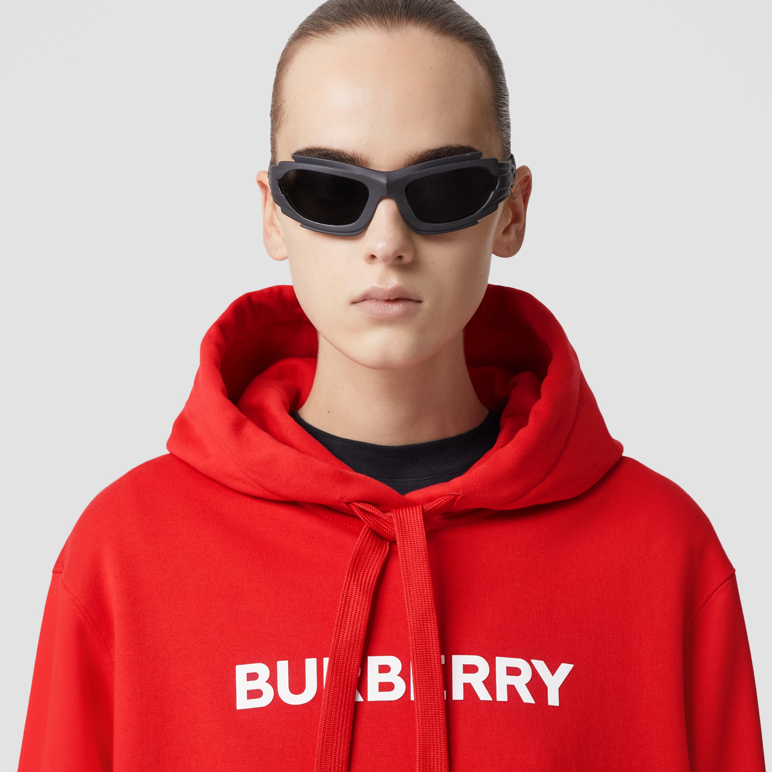Suéter com capuz em algodão com estampa de logotipo (Vermelho Intenso) - Mulheres | Burberry® oficial - 2