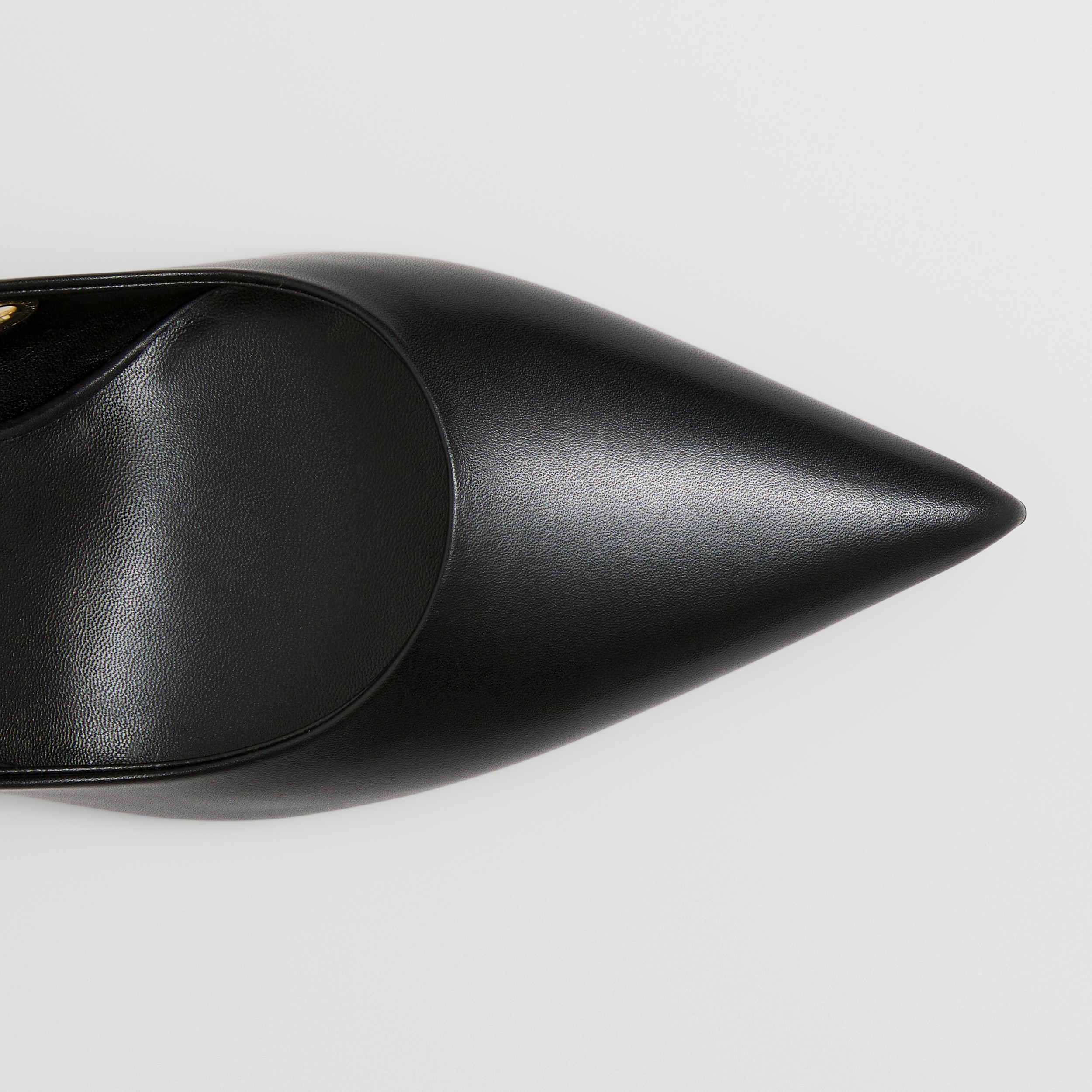 Zapatos de tacón en piel con puntera en pico y arandelas (Negro) - Mujer | Burberry® oficial - 2