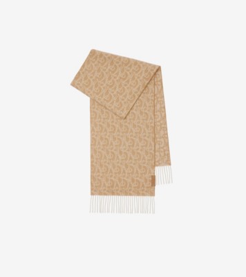 AC68806F-89D1-4D21-9ACB-