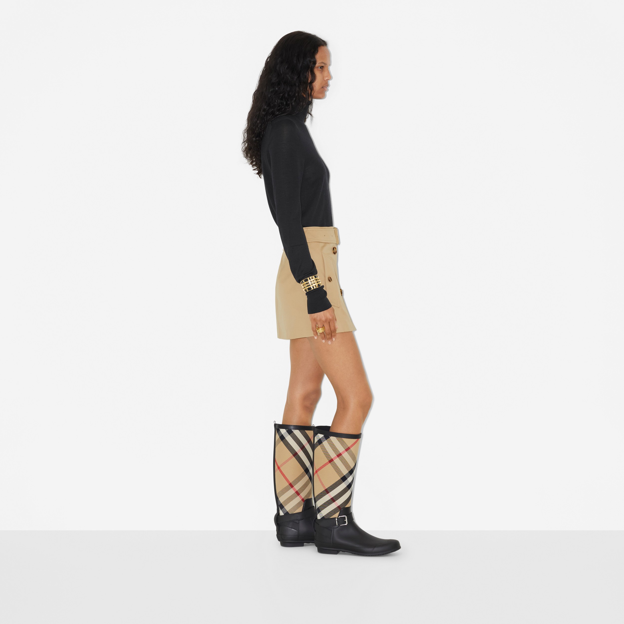 Minifalda trench en algodón de gabardina (Rosa Beige Suave) - Mujer | Burberry® oficial - 3