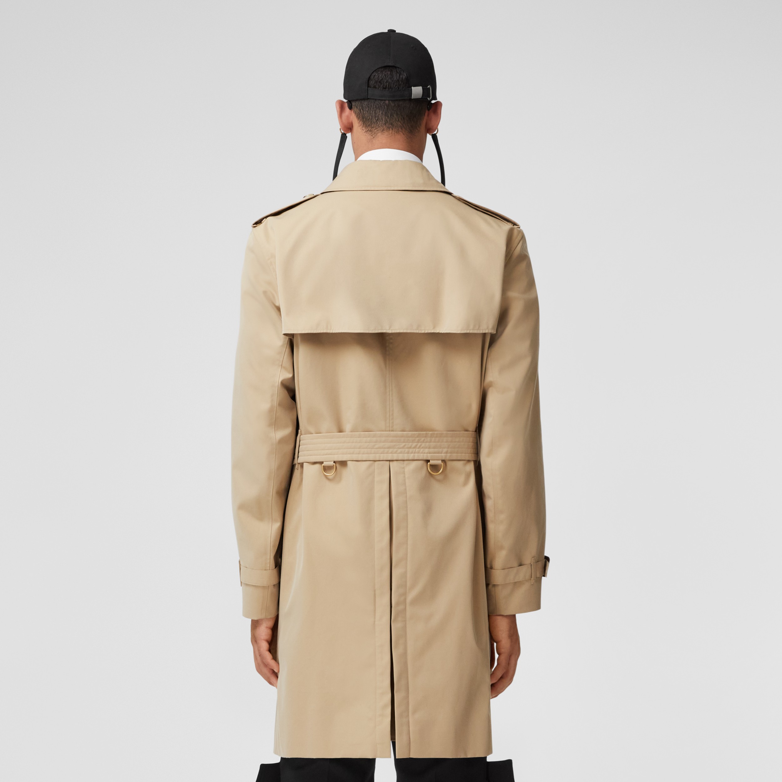 In detail scared dedication burberry heritage trench coat assassination ...