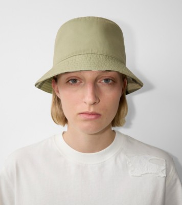 Reversible Cotton Blend Bucket Hat In Hunter - Men | Burberry® Official