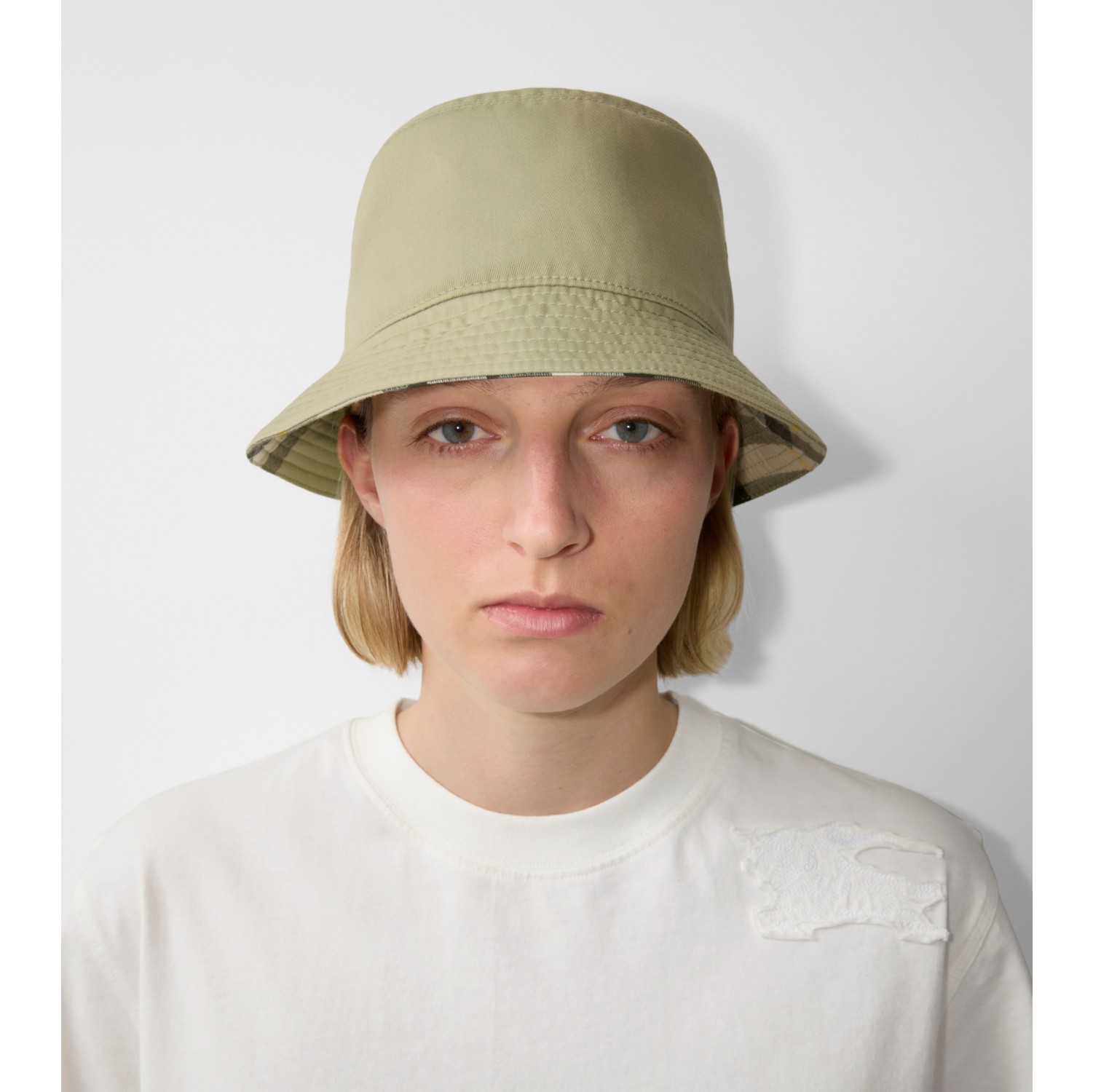 【美品】バーバリーバケハ/Burberry/バケットハット/白/Mサイズ 美品】バーバリーバケハ/Burberry/バケットハット/白/Mサイズ