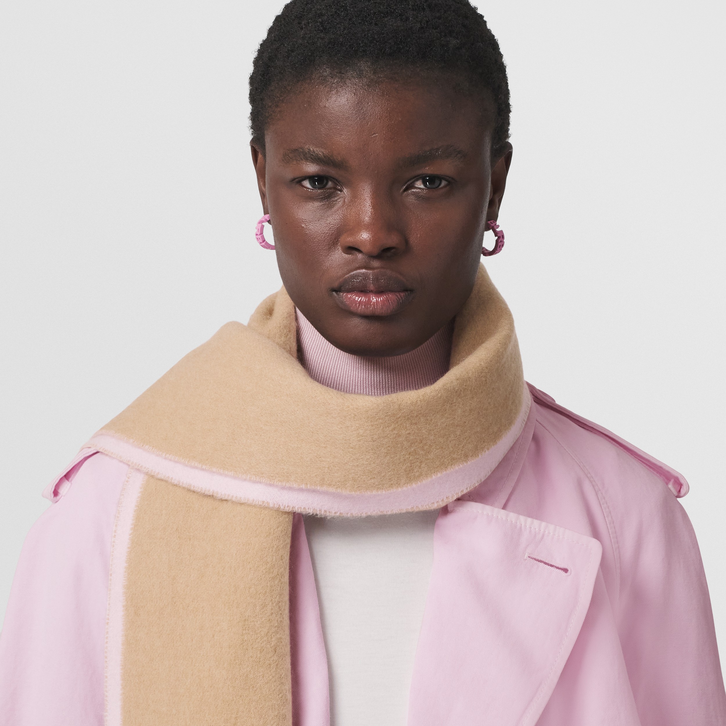 Reversible Monogram Motif Cashmere Scarf in Candy Pink/camel | Burberry® Official - 3