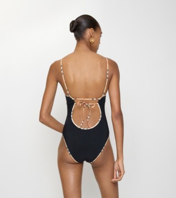 AF0456A7-1F8D-4EFD-907B-