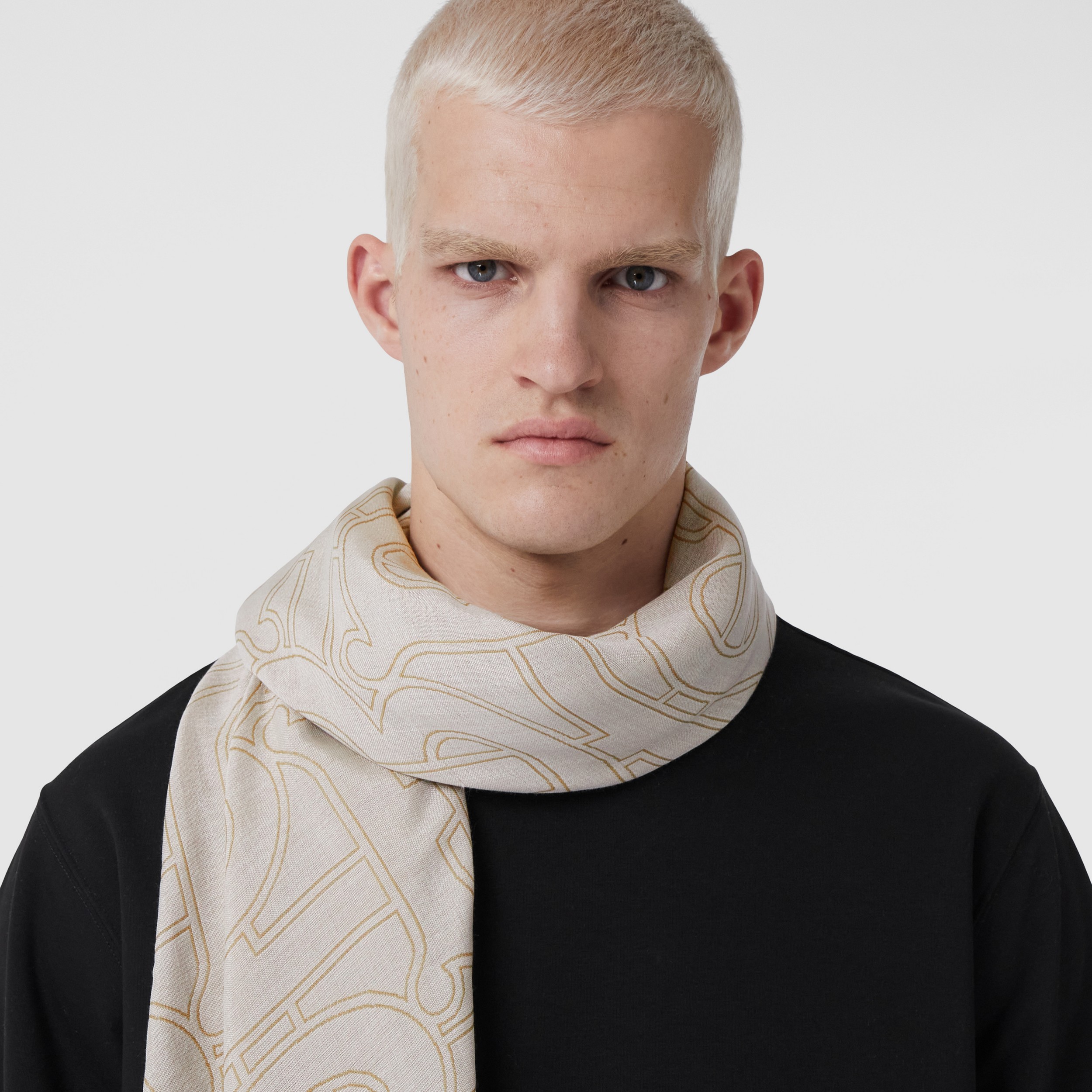 Echarpe leve de seda e lã com monograma em jacquard (Bege Clássico) | Burberry® oficial - 4