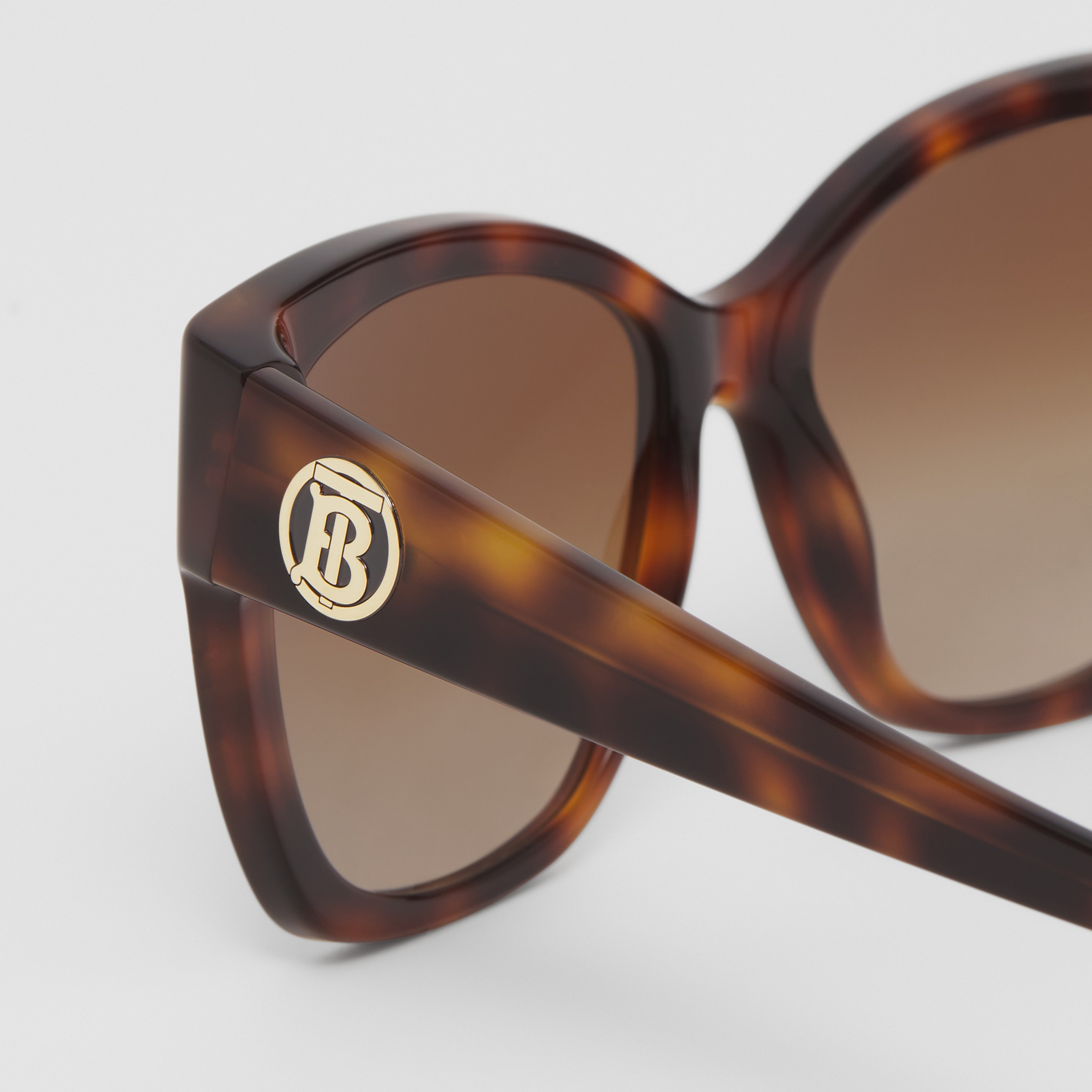 Eckige Sonnenbrille mit Monogrammmotiv (Dunkles Schildpatt-bernsteinfarben) - Damen | Burberry® - 2