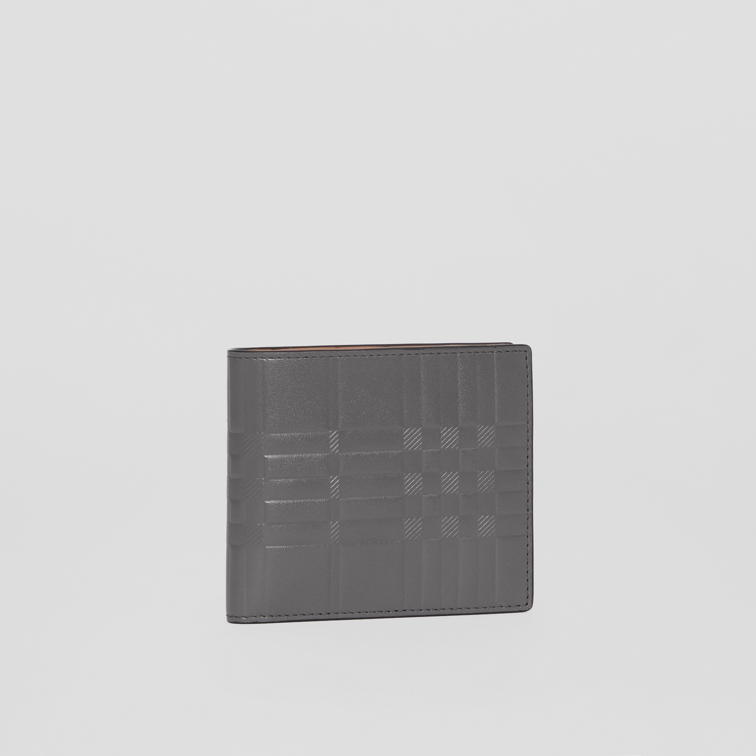 Carteira dobrável de couro com detalhe xadrez em relevo – Internacional (Cinza Escuro) - Homens | Burberry® oficial - 4