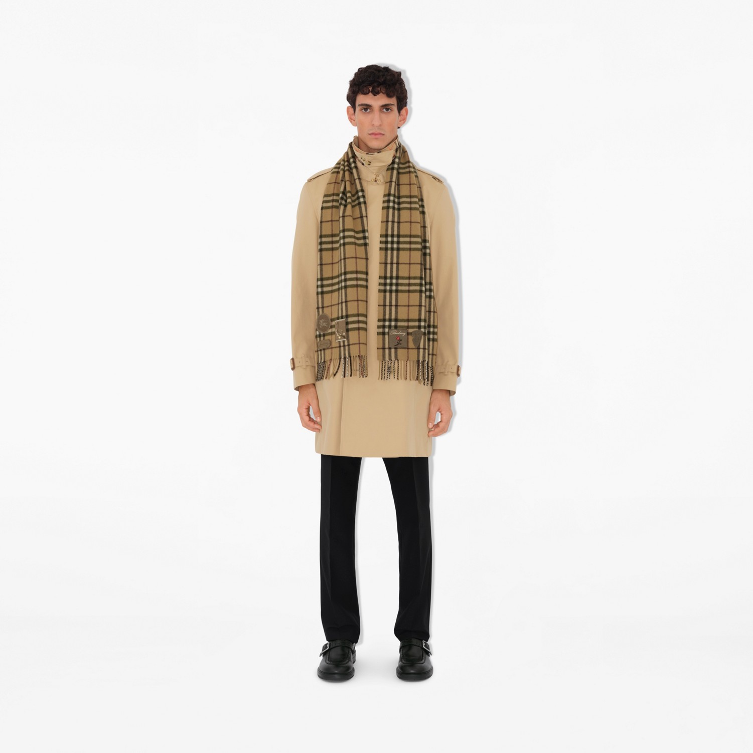 バッジ チェック カシミアスカーフ (スワンプ) | Burberry®公式 バッジ チェック カシミアスカーフ (スワンプ) | Burberry®公式