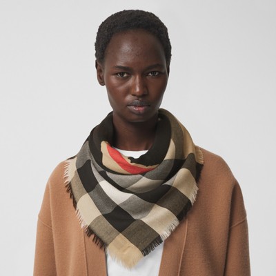 archive beige burberry scarf
