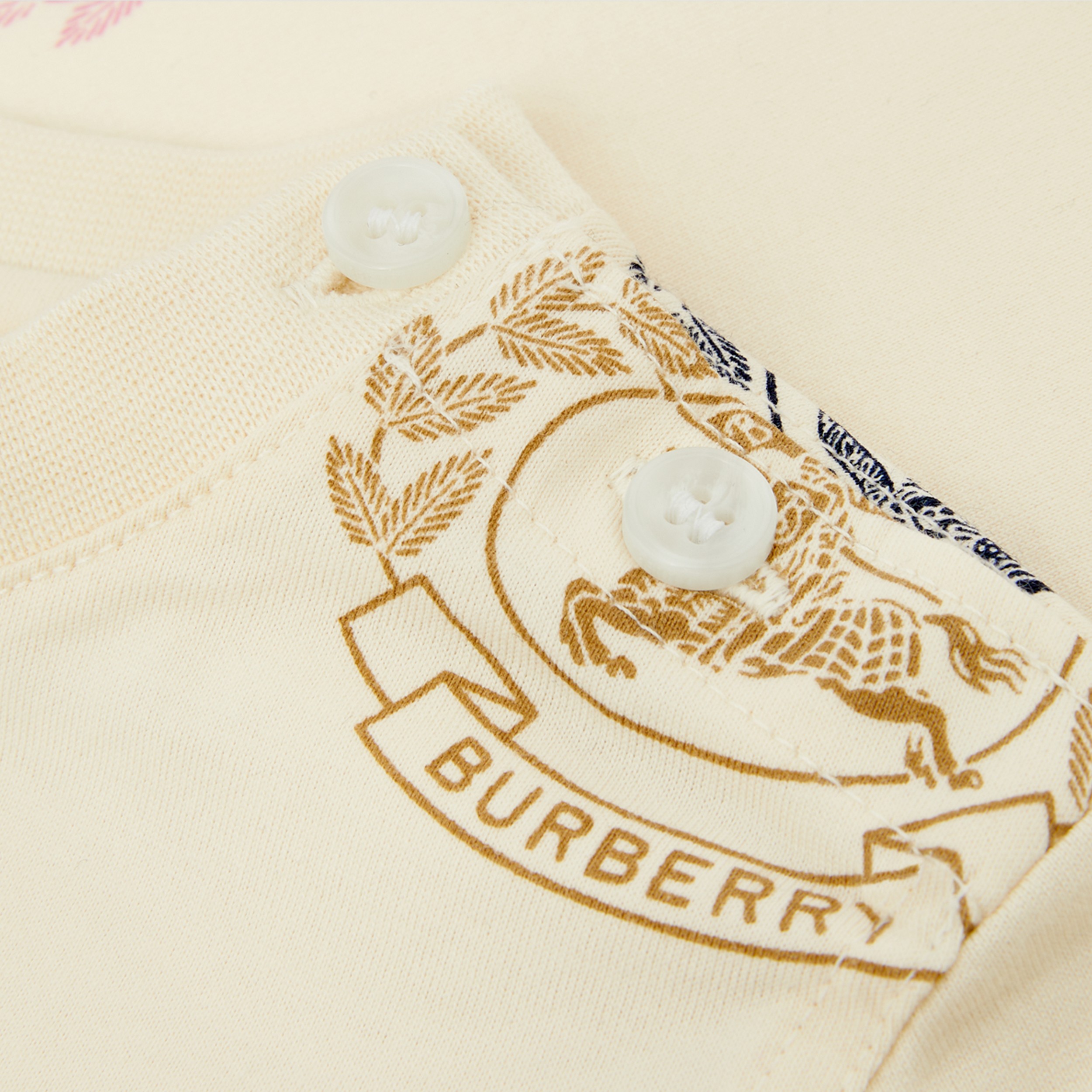 Camiseta em algodão com estampa Equestrian Knight (Creme Claro) - Crianças | Burberry® oficial - 2