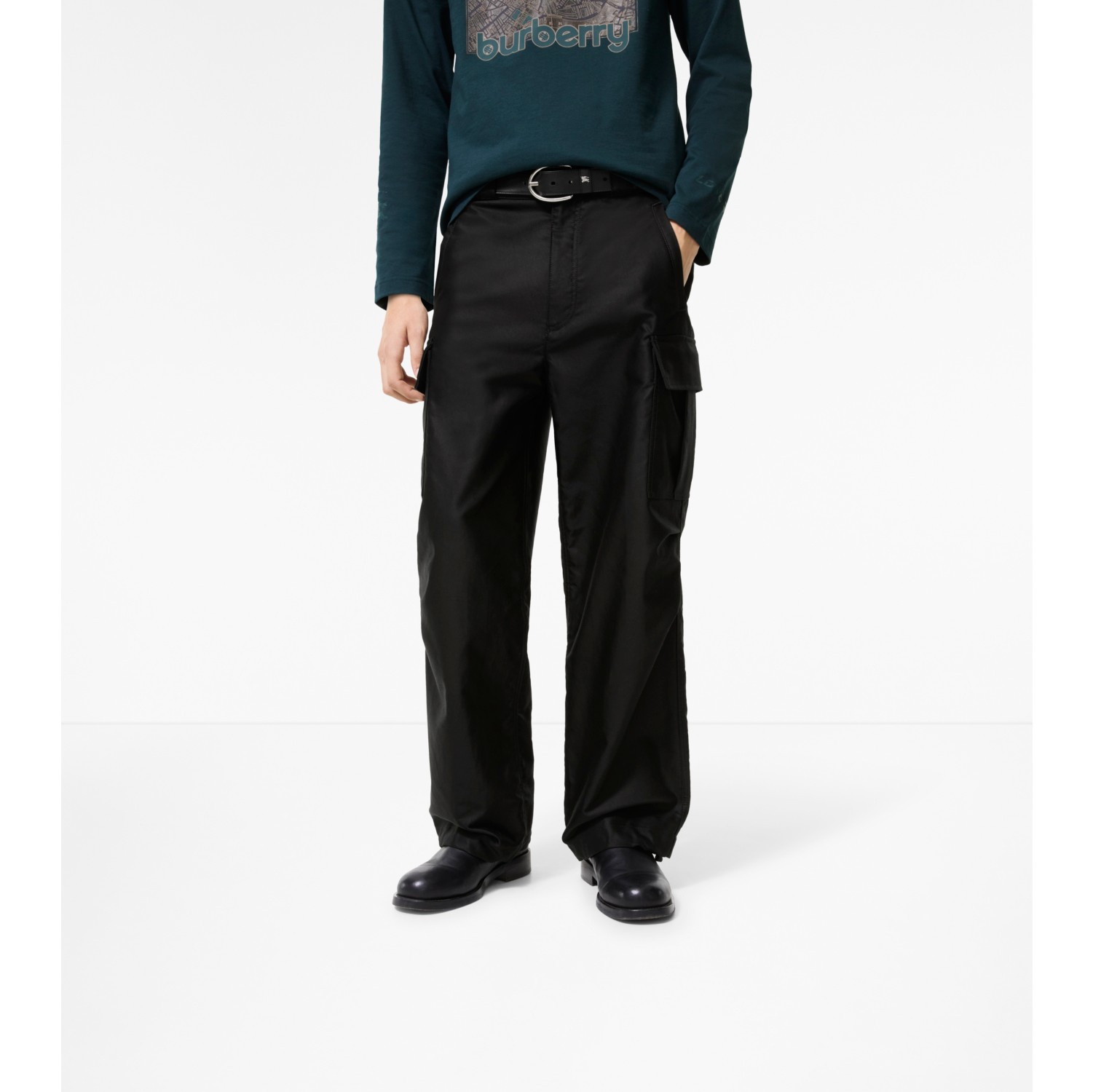 Pantalones cargo en satén de algodón