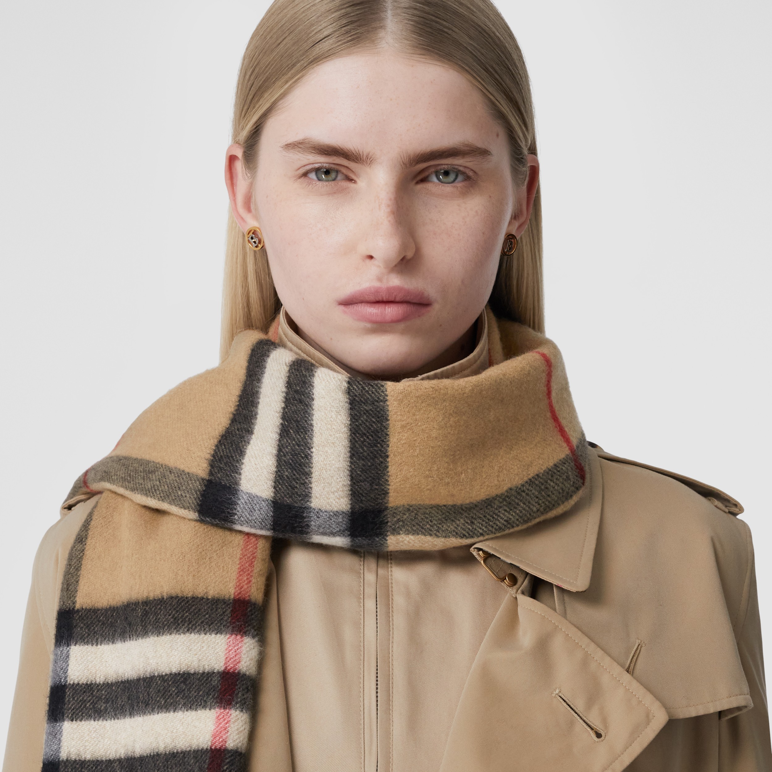 Contrast Check Cashmere Scarf in Archive Beige/birch Brown