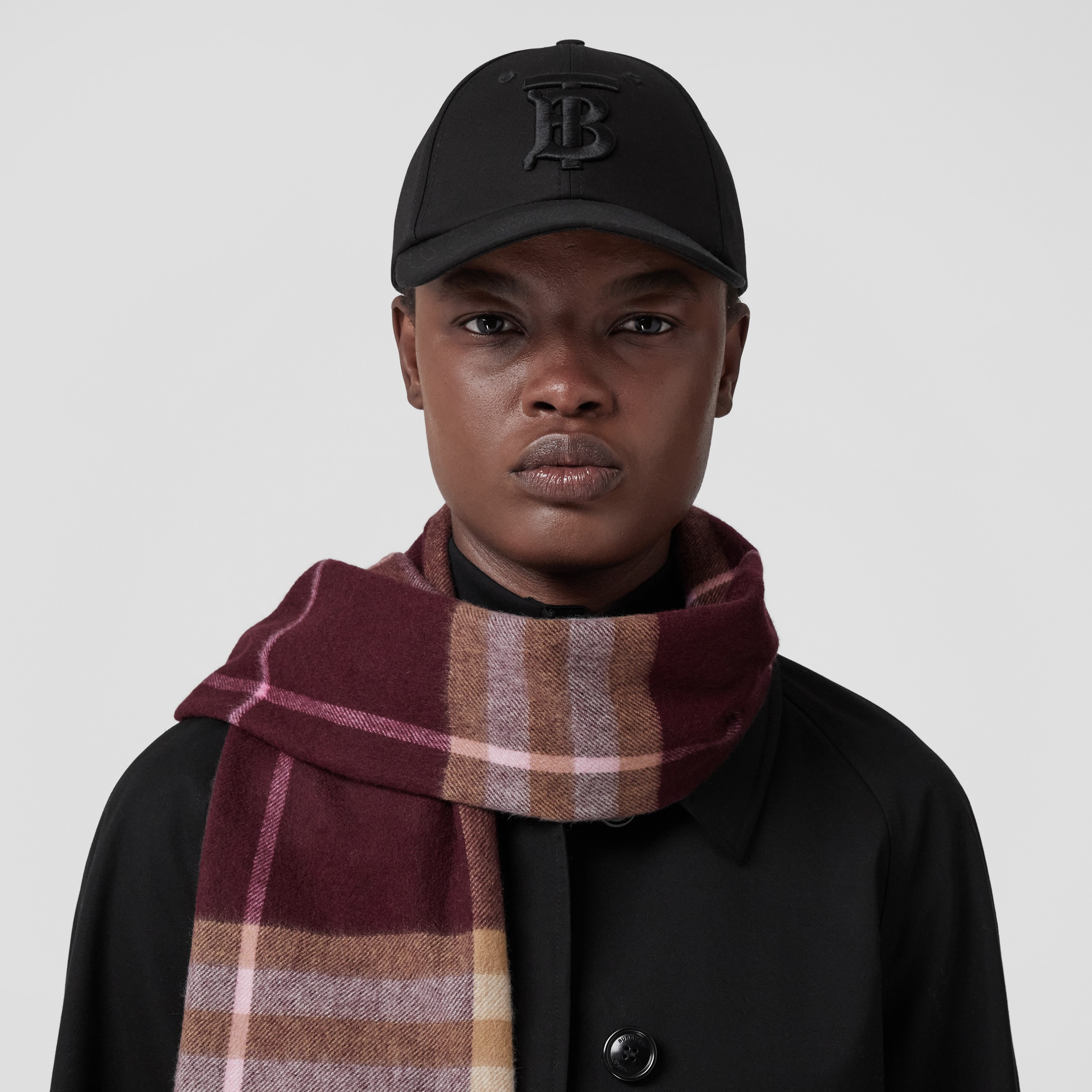 Check Cashmere Scarf in Burgundy/bubblegum | Burberry® Official - 3