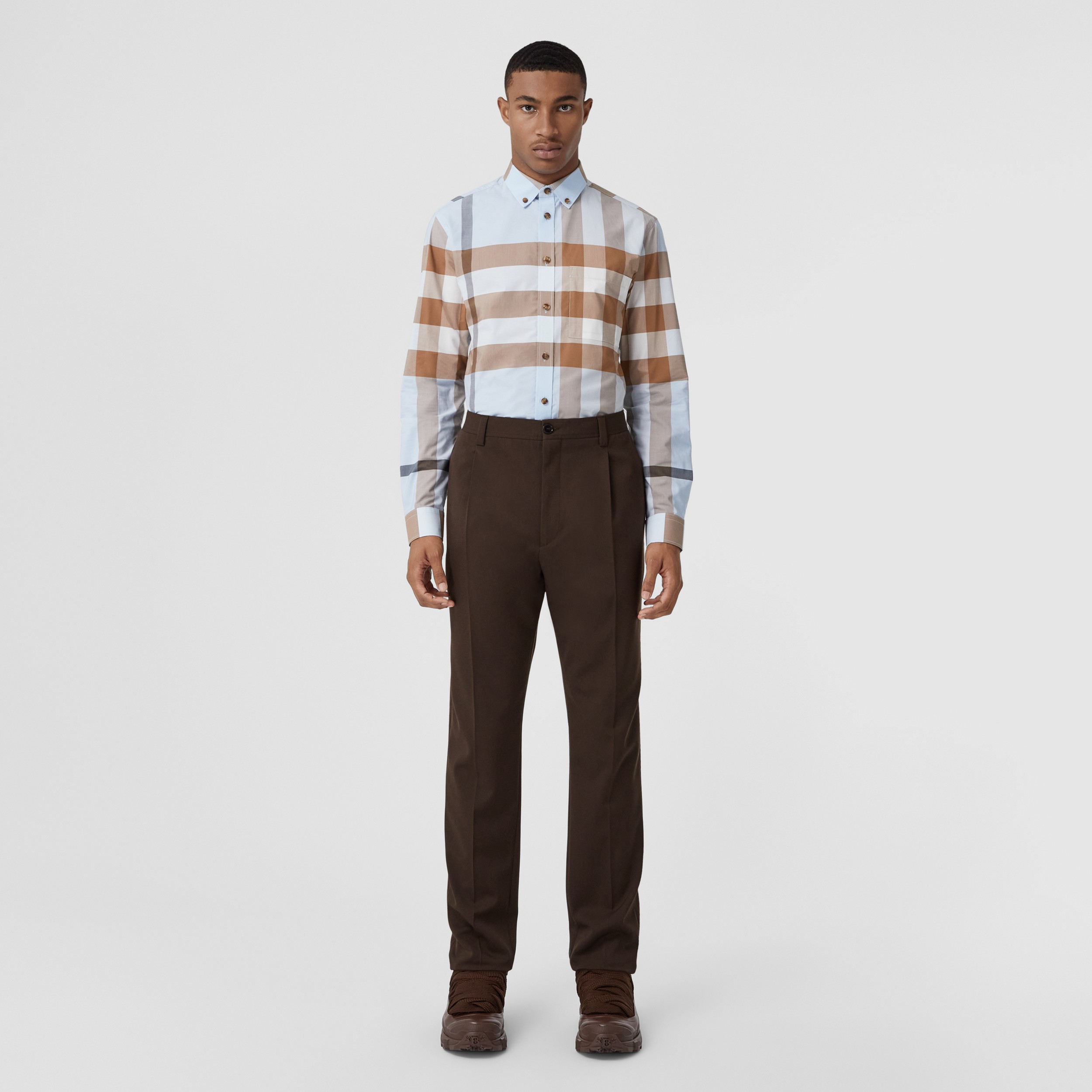 Camisa de popeline de algodão stretch em estampa xadrez de corte slim (Castanho Intenso) - Homens | Burberry® oficial - 1