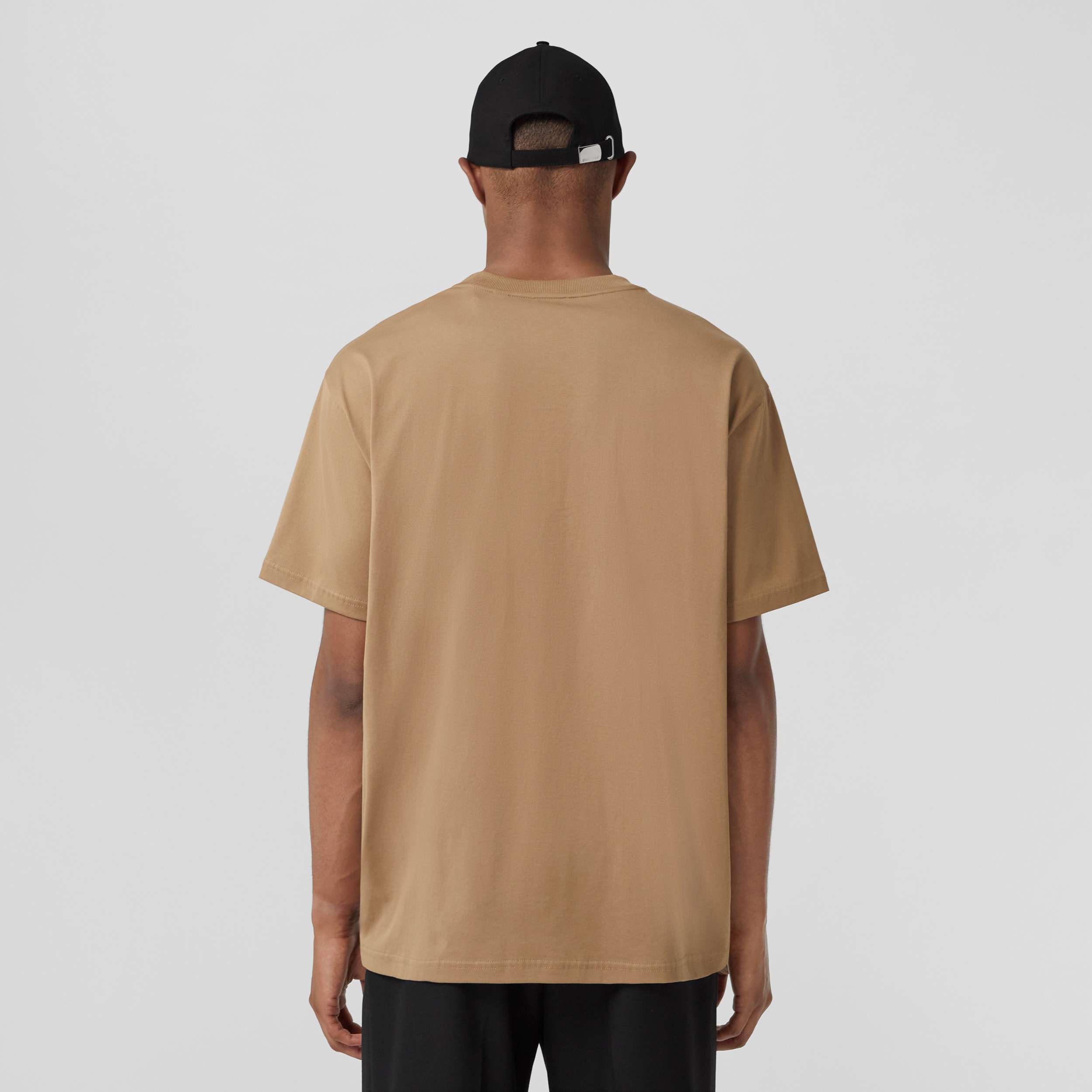 Camiseta de algodão com emblema de folha de carvalho (Camel) - Homens | Burberry® oficial - 3