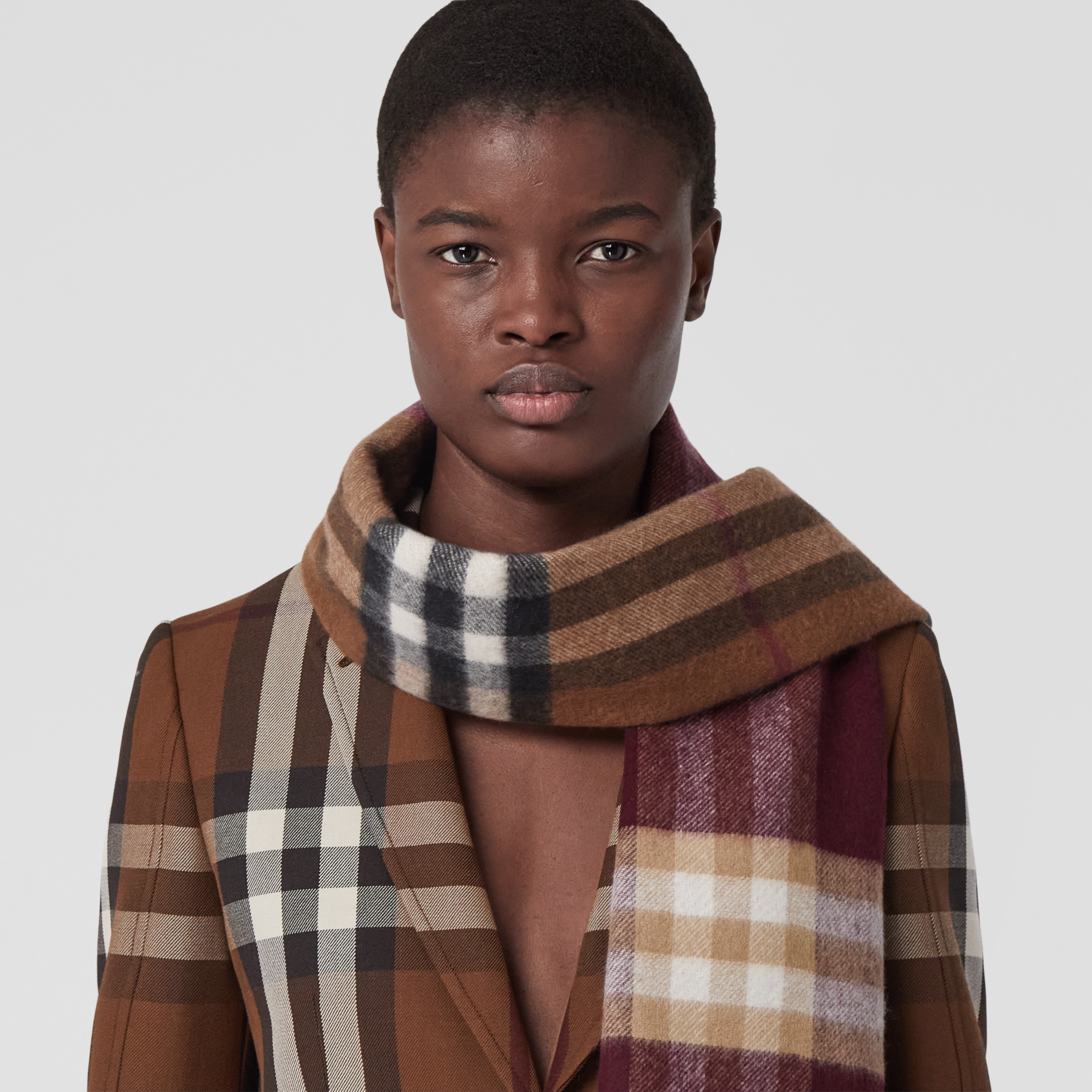Contrast Check Cashmere Scarf in Dark Birch Brown/burgundy Burberry® Official