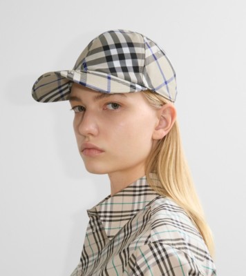 バーバリー　リバーシブルハット　黒　Burberryチェック　着用ほぼなし 美品 バーバリー ハット 黒・チェック柄リバーシブル 57cm