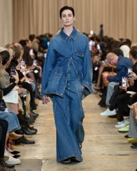 Burberry Spring 2023 Ready-to-Wear Fashion Show