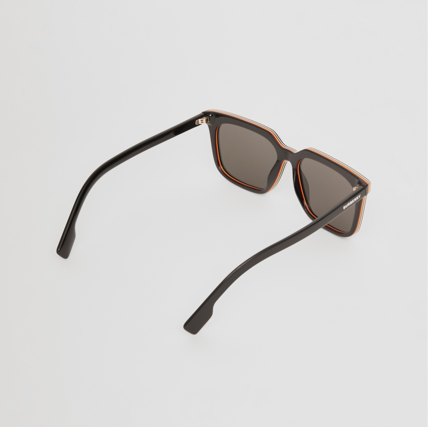 Burberry sunglasses hot sale wood detail