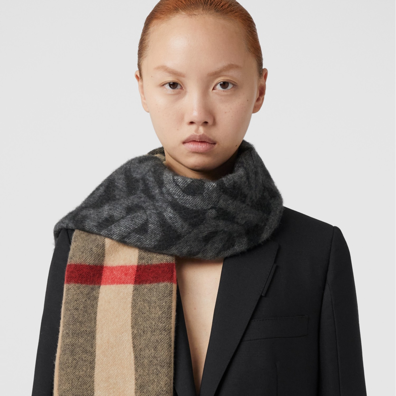 Check Cashmere Reversible Scarf in Black/white | Burberry® Official
