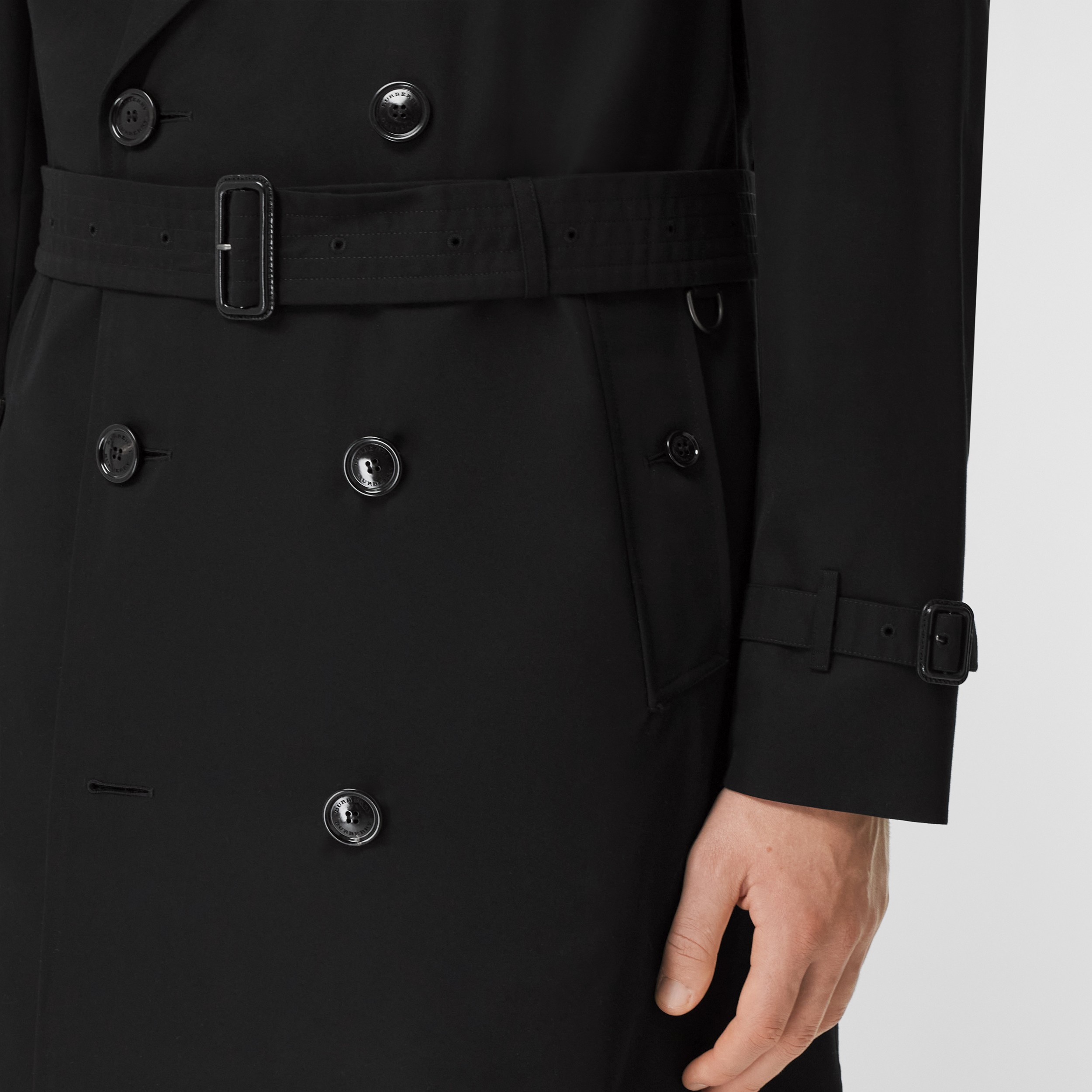 Homme Vêtements Manteaux Imperméables et trench coats Trench Heritage mi-long The Chelsea Burberry pour homme en coloris Noir 