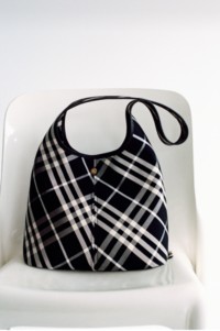 Petit sac Check dans le coloris Noir/Calico.