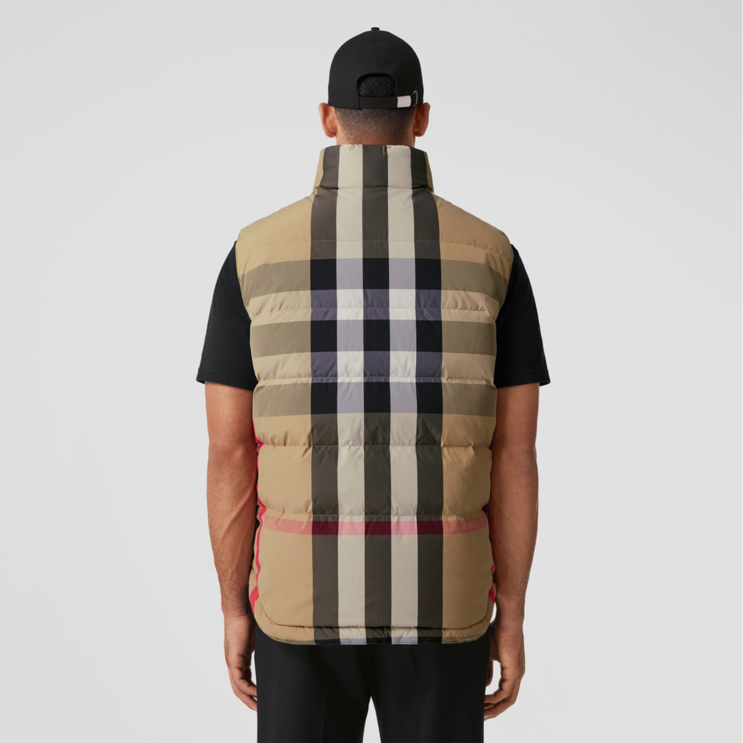 Reversible Check Puffer Gilet in Archive beige/black - Men, Nylon