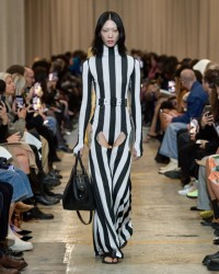 SS23 Look 32