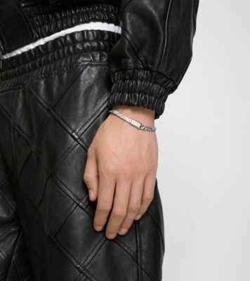 B8530DD4-C6DB-4C83-B14E-