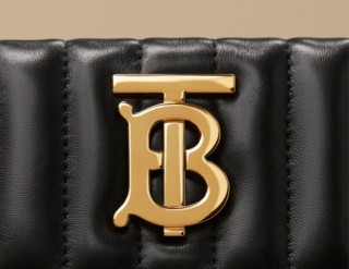 Burberry wallet shop cleaning service