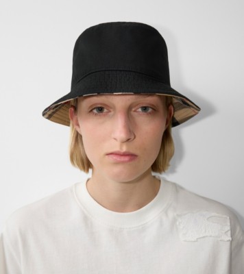 Reversible Cotton Blend Bucket Hat In Black - Men | Burberry® Official