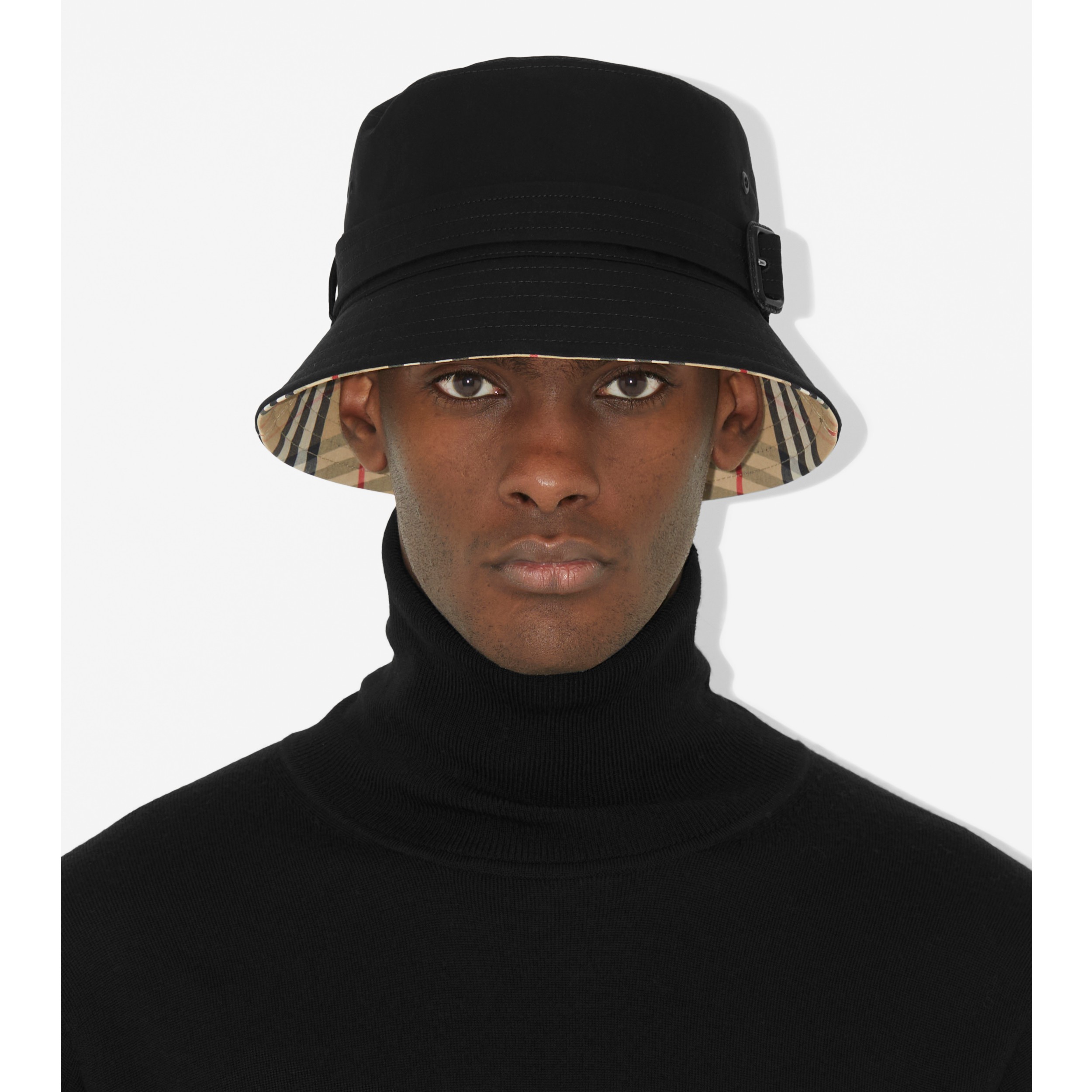 black burberry bucket hat