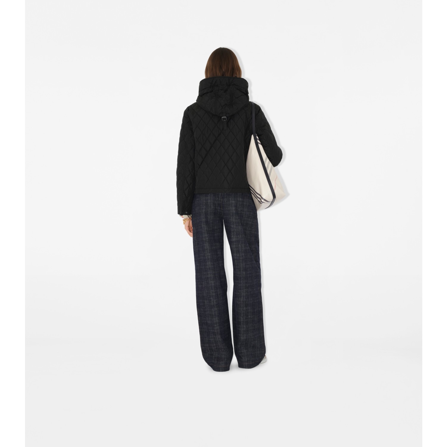 Giacca cropped in nylon trapuntato con cappuccio