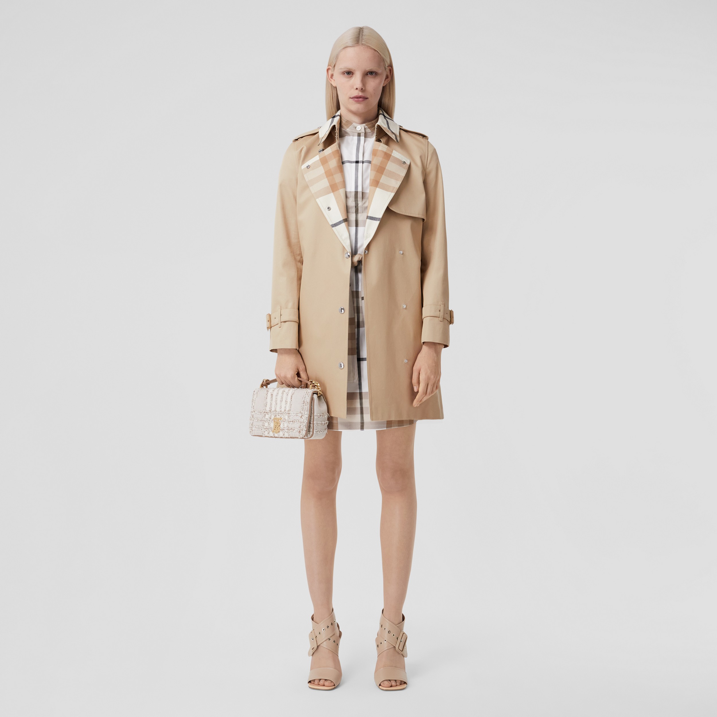 Trench coat en algodón de gabardina con paneles a cuadros (Rosa Beige Suave) - Mujer | Burberry® oficial - 1
