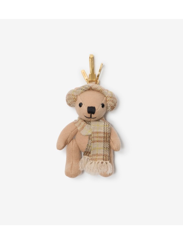 BAC00172-72F8-4304-8931-