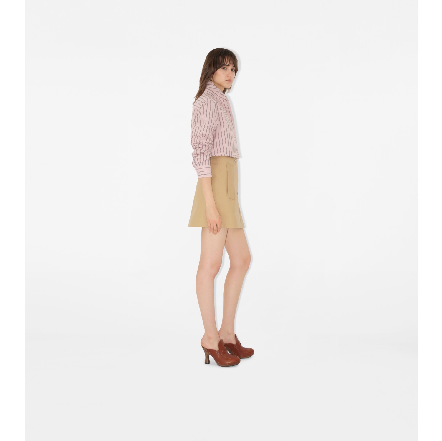 Minijupe trench en gabardine liée
