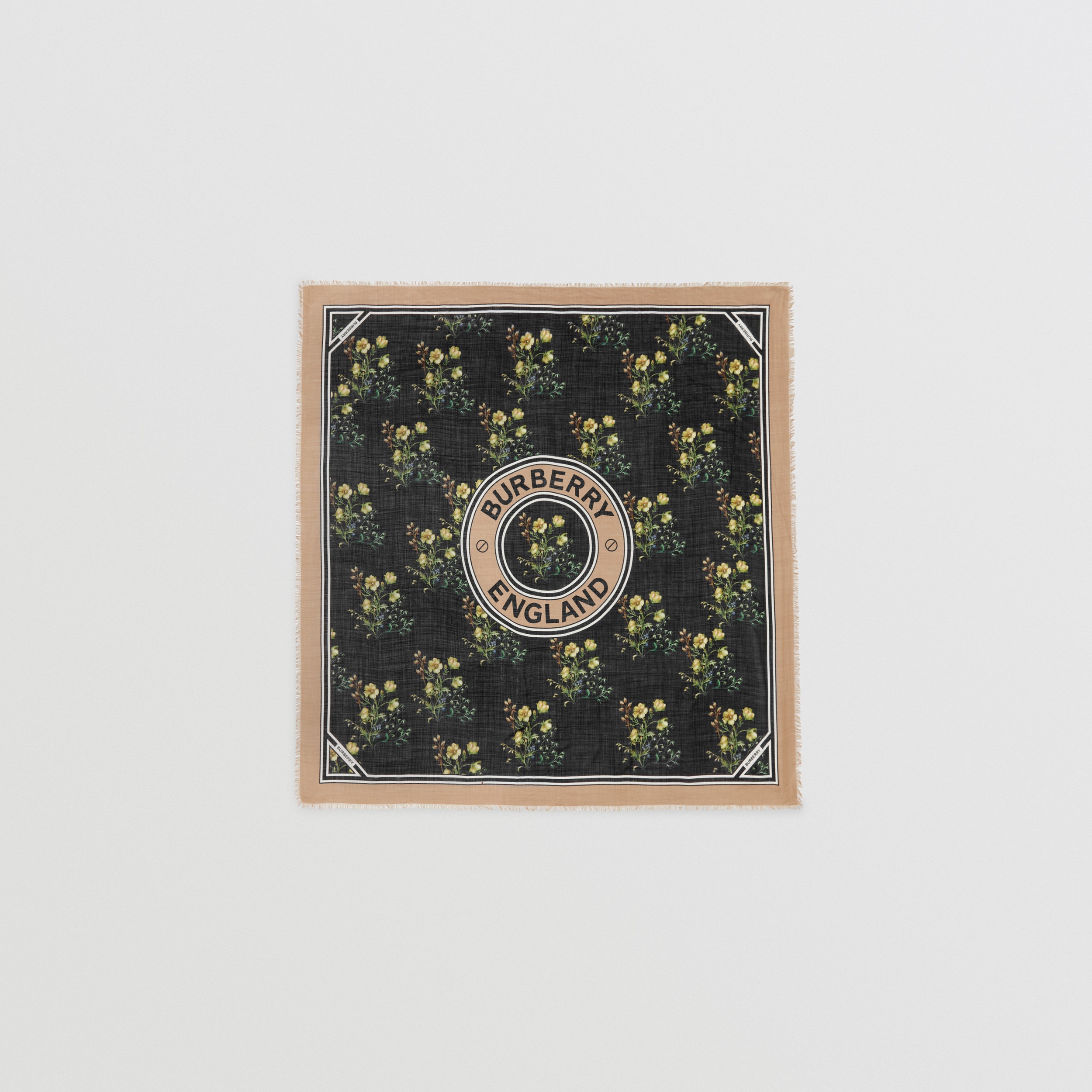 Pañuelo cuadrado en lana y seda con collage (Negro) | Burberry® oficial - 1