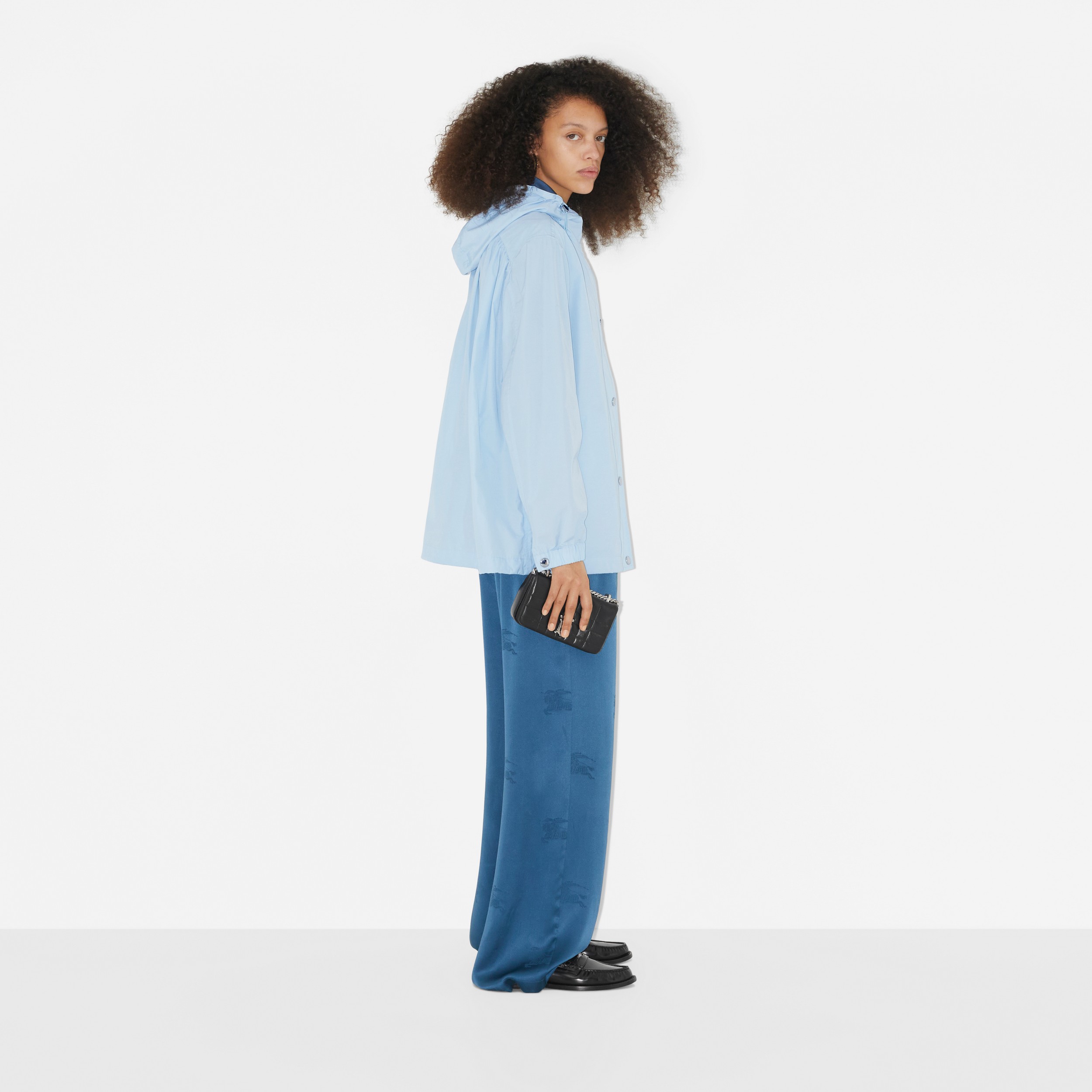 Jaqueta com capuz de algodão com estampa de logotipo (Azul Claro) - Mulheres | Burberry® oficial - 3