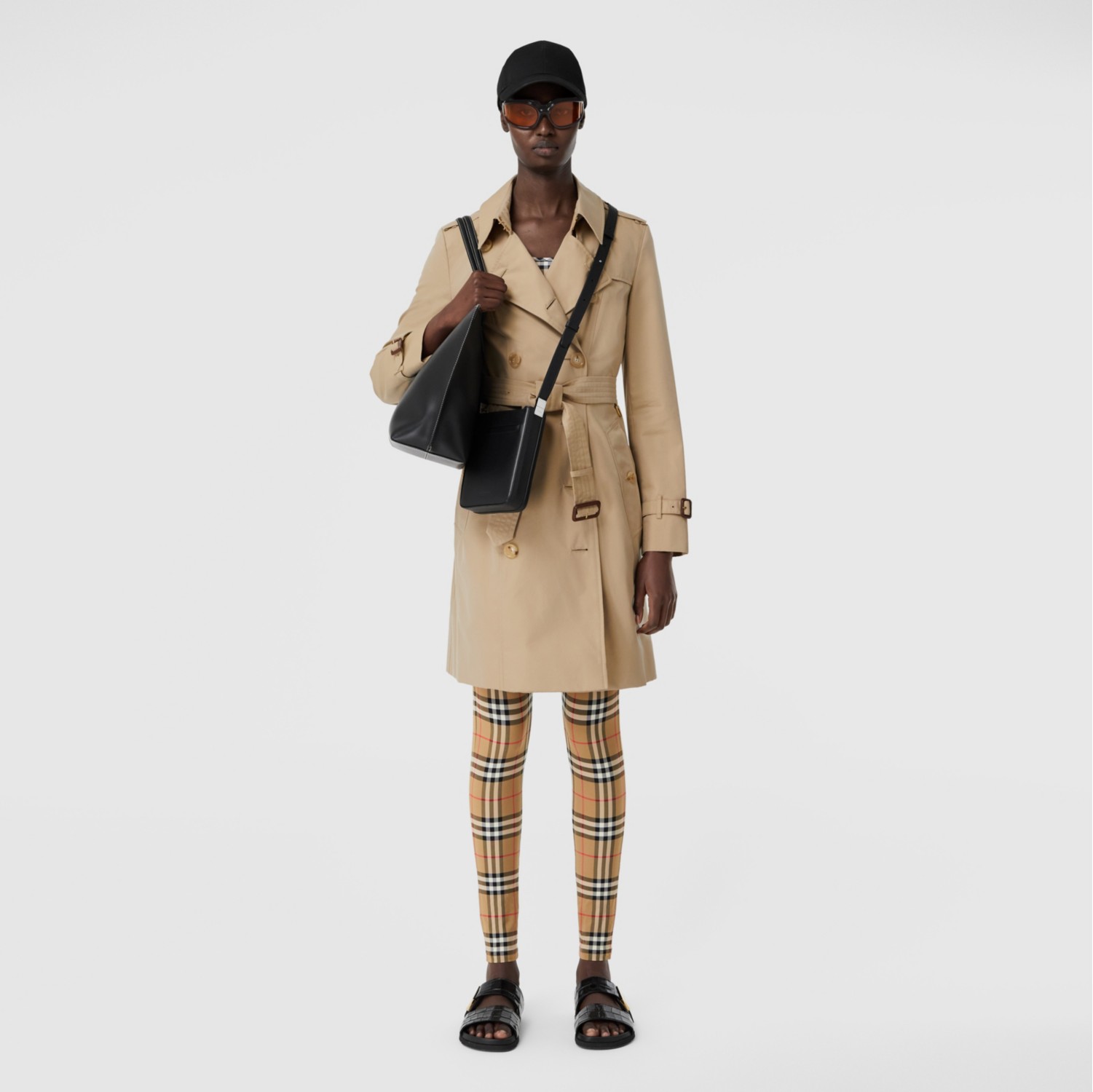 The Mid-length Chelsea Heritage Trench Coat in Honey - Men, Cotton  Gabardine