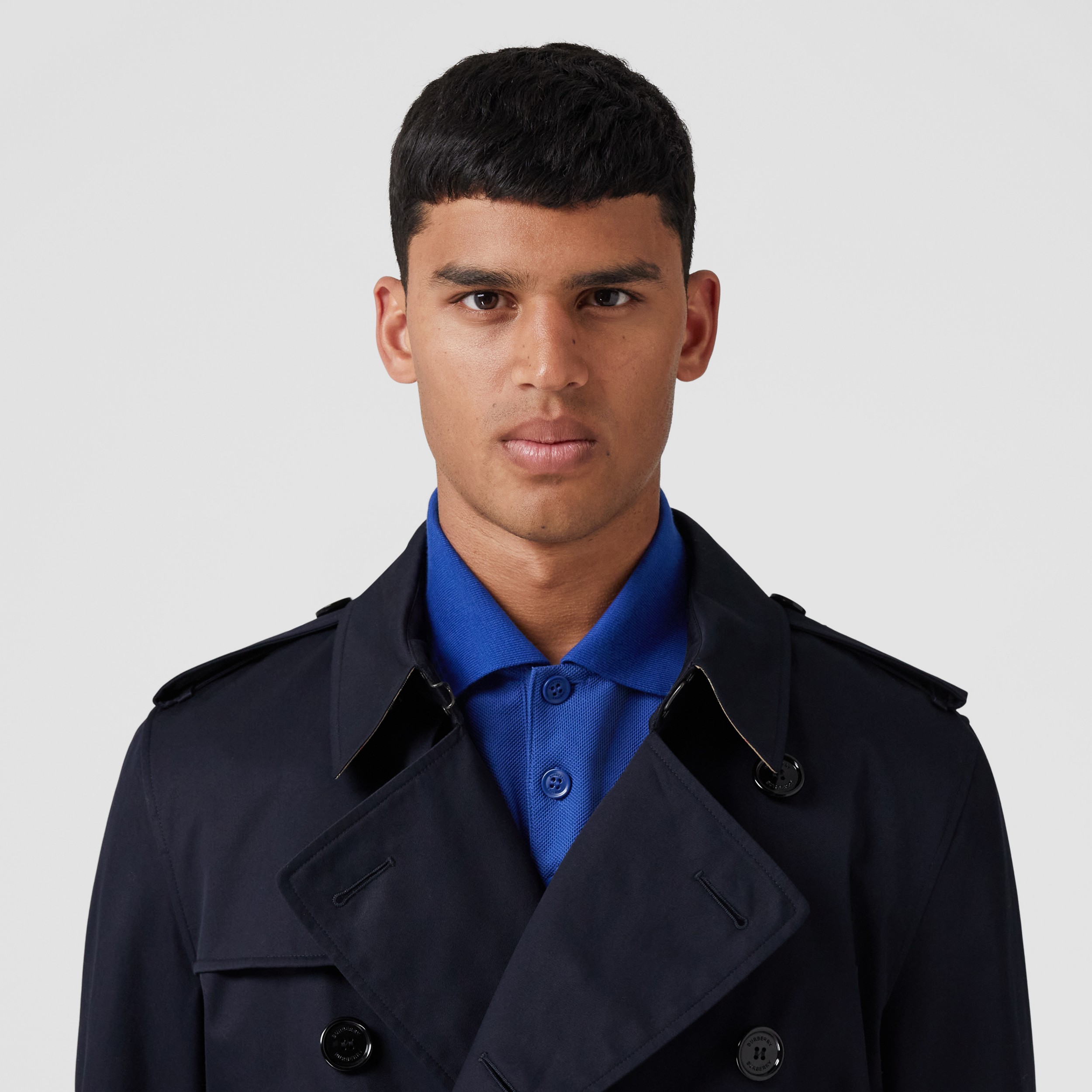 The Mid-length Kensington Heritage Trench Coat in Coal Blue - Men | Burberry® Official - 2