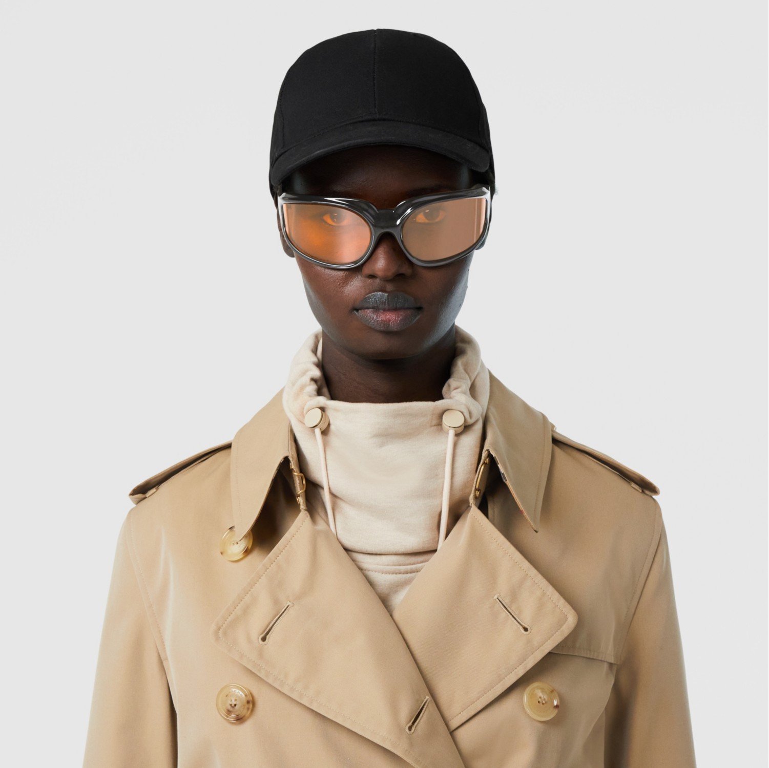 The Mid-length Kensington Heritage Trench Coat in Honey - Men