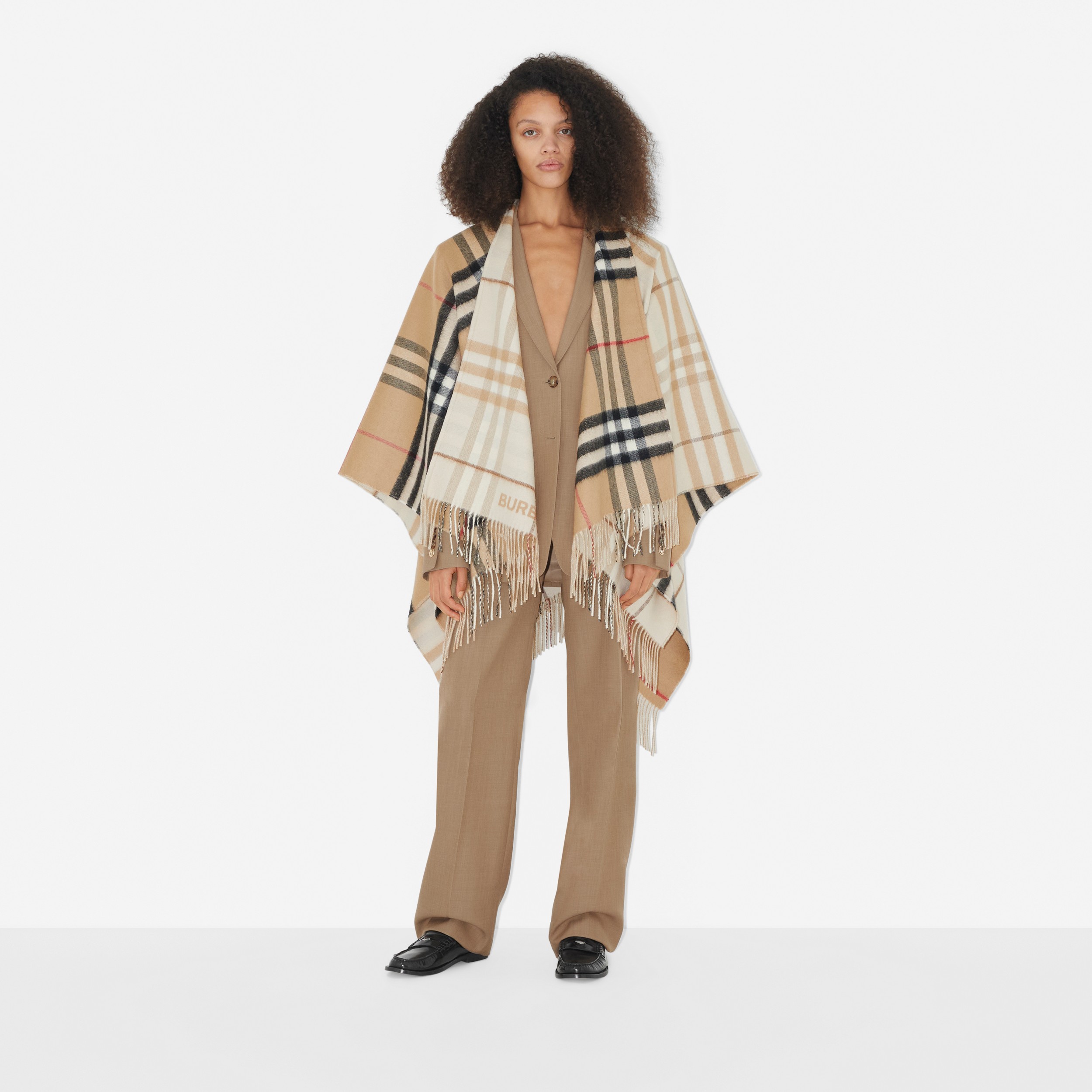 Contrast Check Wool Cashmere Cape in Archive Beige/soft Fawn | Burberry® Official - 2