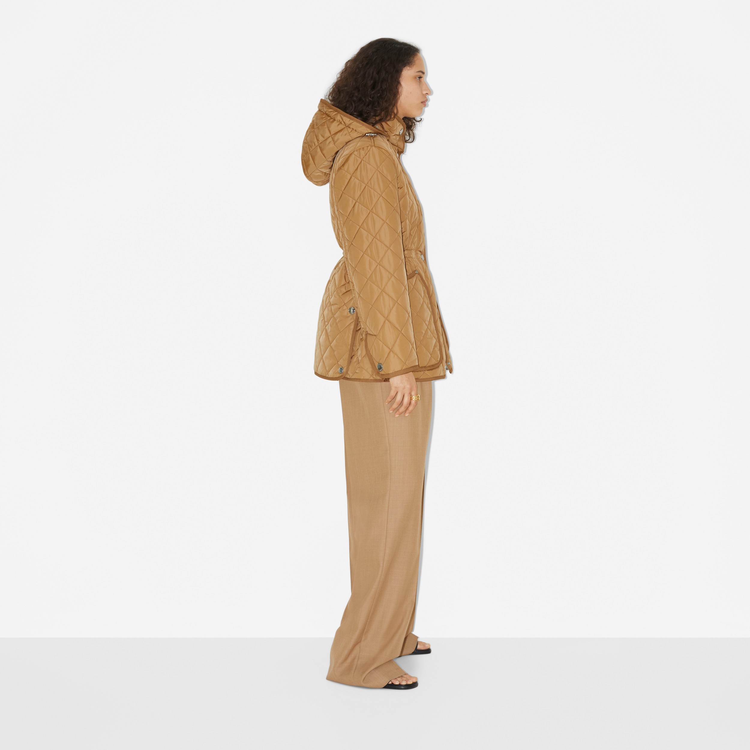 Jaqueta de nylon em matelassê (Bege Clássico) - Mulheres | Burberry® oficial - 3
