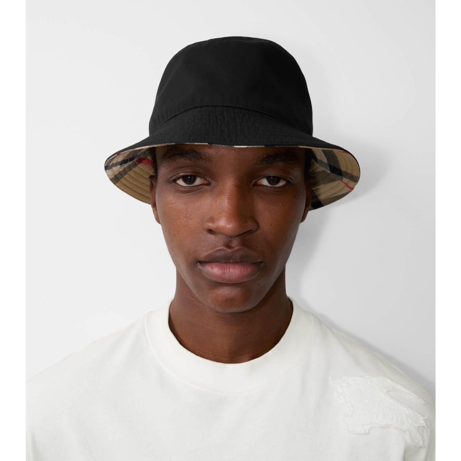 Reversible Cotton Blend Bucket Hat in Black Men Burberry Official