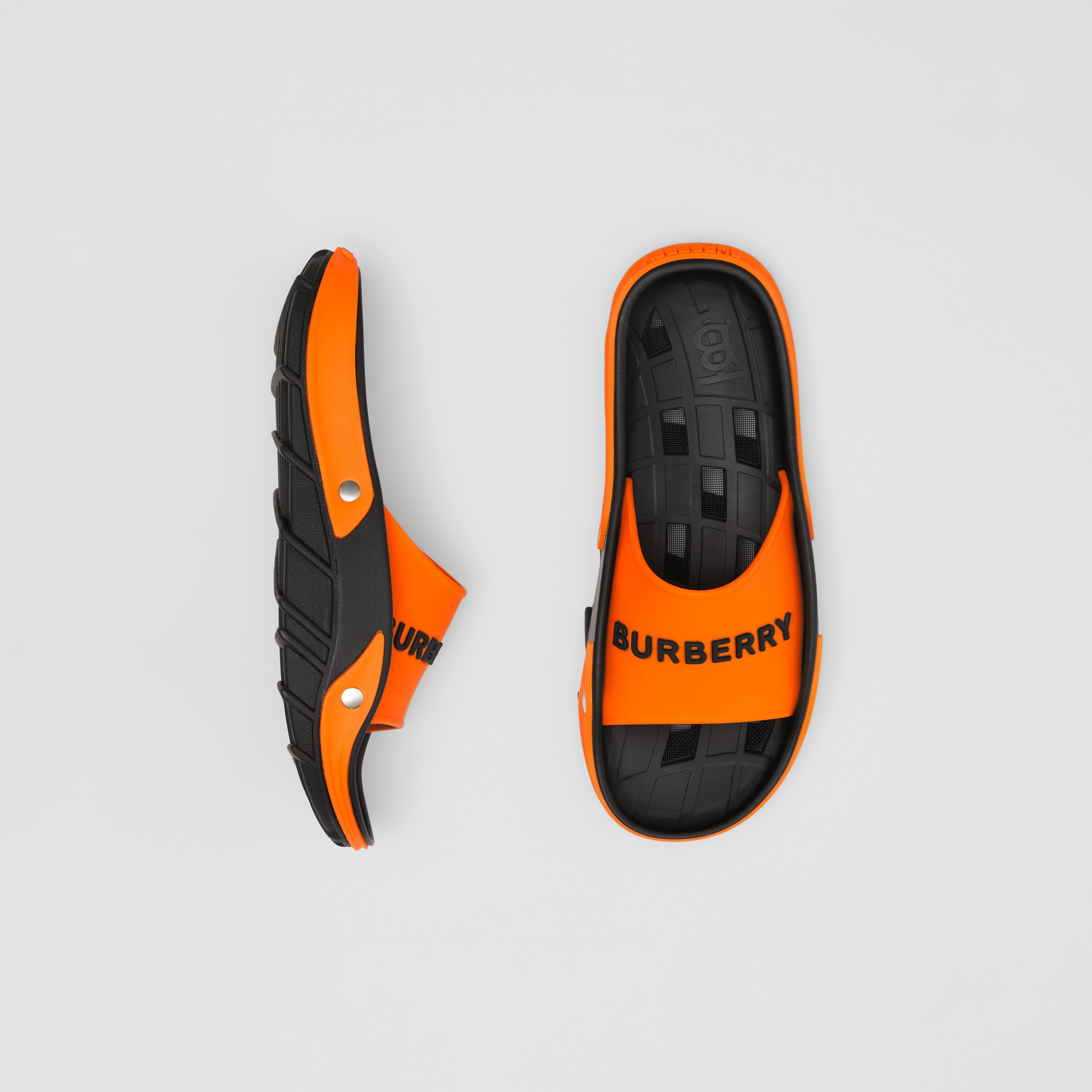 Slides in Zweitonoptik mit Logo (Leuchtendes Orange/schwarz) - Herren | Burberry® - 1